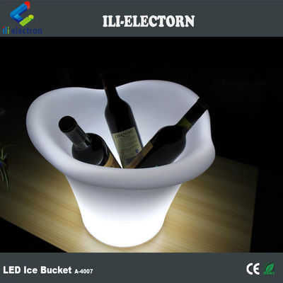 ถังน้ําแข็ง Led พลาสติกที่สามารถชาร์จใหม่ได้ กันน้ําไร้สาย พกพาภายนอกสําหรับพรรค