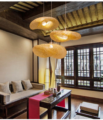 ไม้ยาง Rattan Chandelier Pendant การผสมผสานด้วยมือแบบเบา สไตล์ชนบทที่มีความสูงปรับได้ สําหรับใช้ในห้อง