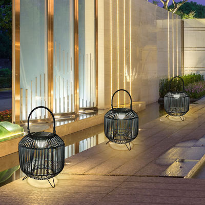 แสงแสงอาทิตย์แบบผสมผสาน Rattan พกพา 3500K IP65 กันน้ํา