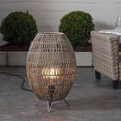 Ip44 LED Rattan Standing Lamp Shade สําหรับสระว่ายน้ําสวน