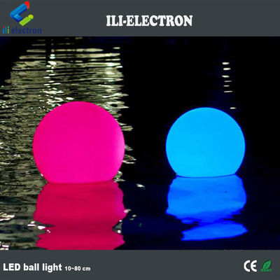 สระว่ายน้ําหมู่บ้านวันหยุด Led Floating Ball