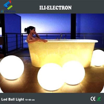 สระว่ายน้ําหมู่บ้านวันหยุด Led Floating Ball