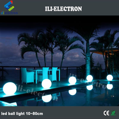 สระว่ายน้ําหมู่บ้านวันหยุด Led Floating Ball