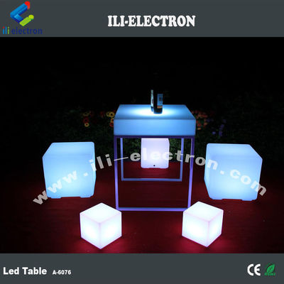 โต๊ะ LED สีสัน RGB โดเดิร์นออกแบบสว่างสําหรับสโมสรกลางคืน