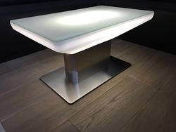 แสง LED เฟอร์นิเจอร์บาร์ ค็อกเทลไนท์คลับ โต๊ะสําหรับงานเลี้ยง