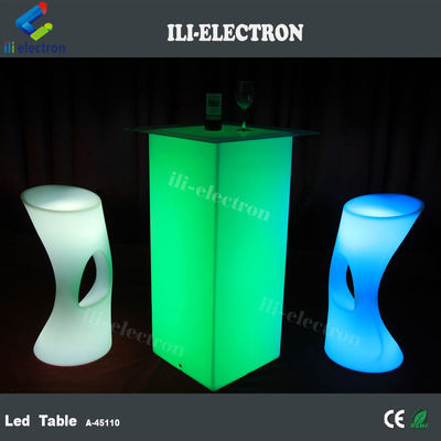 ด้านนอก LED Light โคคเทลโต๊ะสูง Cuboid PE วัสดุพลาสติก
