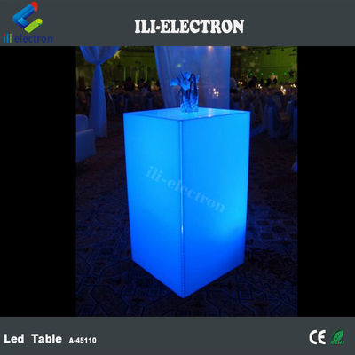 ด้านนอก LED Light โคคเทลโต๊ะสูง Cuboid PE วัสดุพลาสติก