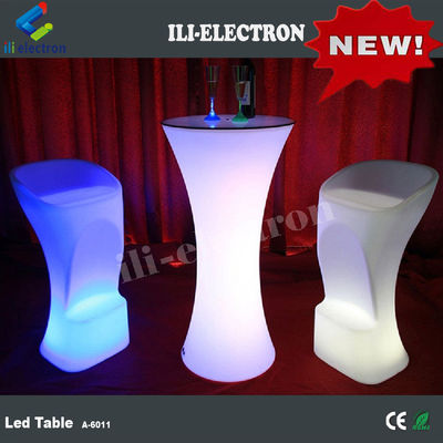 โรงแรมกลางคืนกิจกรรมเด็กชายสูง ส่องแสง LED โต๊ะคอกเทล โทรพาส่องแสงสูง โต๊ะคอกเทล RGB