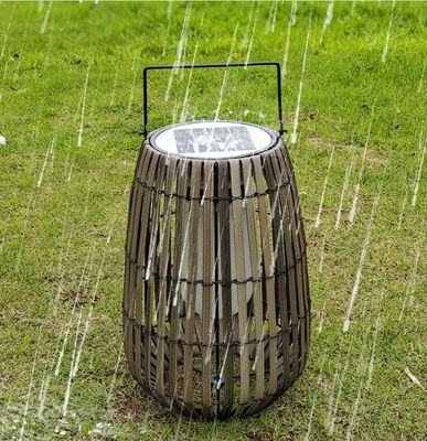 แสงดวงอาทิตย์ Rattan สวนพกพา IP65 กันน้ํา สําหรับกลางแจ้ง