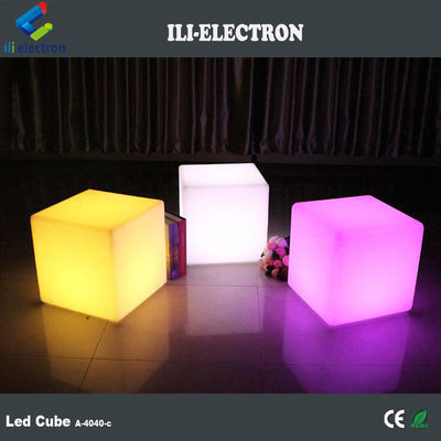 แสง LED Cube ที่สามารถชาร์จใหม่ได้ เพิ่มเติมที่สมบูรณ์แบบสําหรับปาร์ตี้และคลับ แหล่งแสง LED