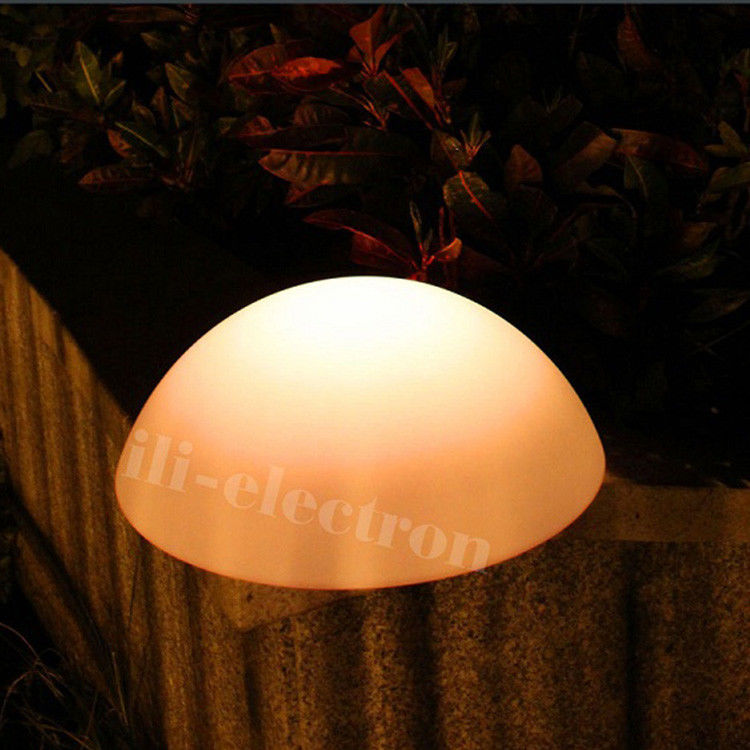 พลาสติก LED เปลี่ยนสี โคมไฟลูกบอลกันน้ํา รูปทรงครึ่งกลม สําหรับตกแต่งสวน