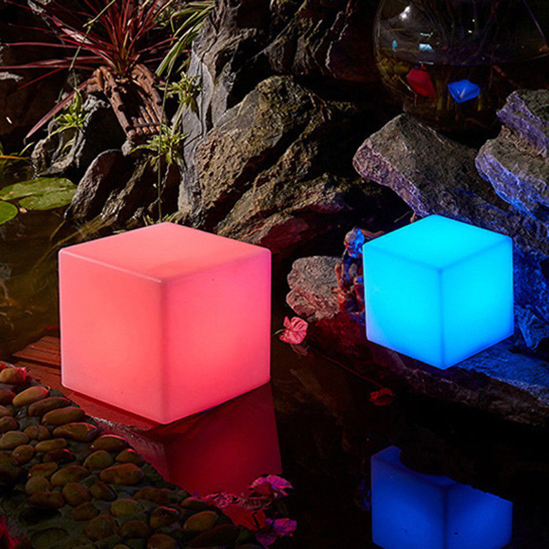 การควบคุมทางไกล LED Cube ไฟกลางคืนสว่าง Rgb เปลี่ยนสี แบตเตอรี่สามารถชาร์จได้