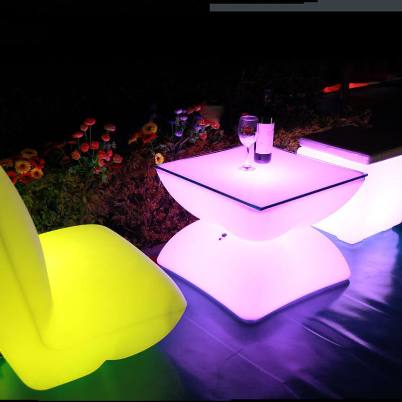 PE พลาสติก LED เฟอร์นิเจอร์กระจ่างกระจ่าง โต๊ะค็อกเทล 16 สีเปลี่ยนได้