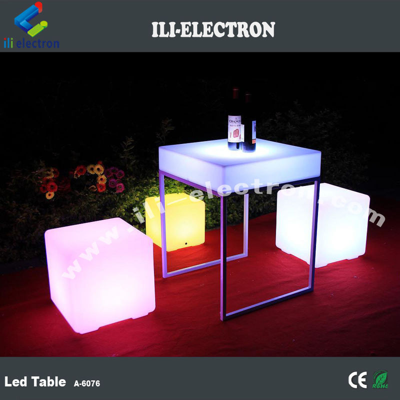 โต๊ะ LED สีสัน RGB โดเดิร์นออกแบบสว่างสําหรับสโมสรกลางคืน