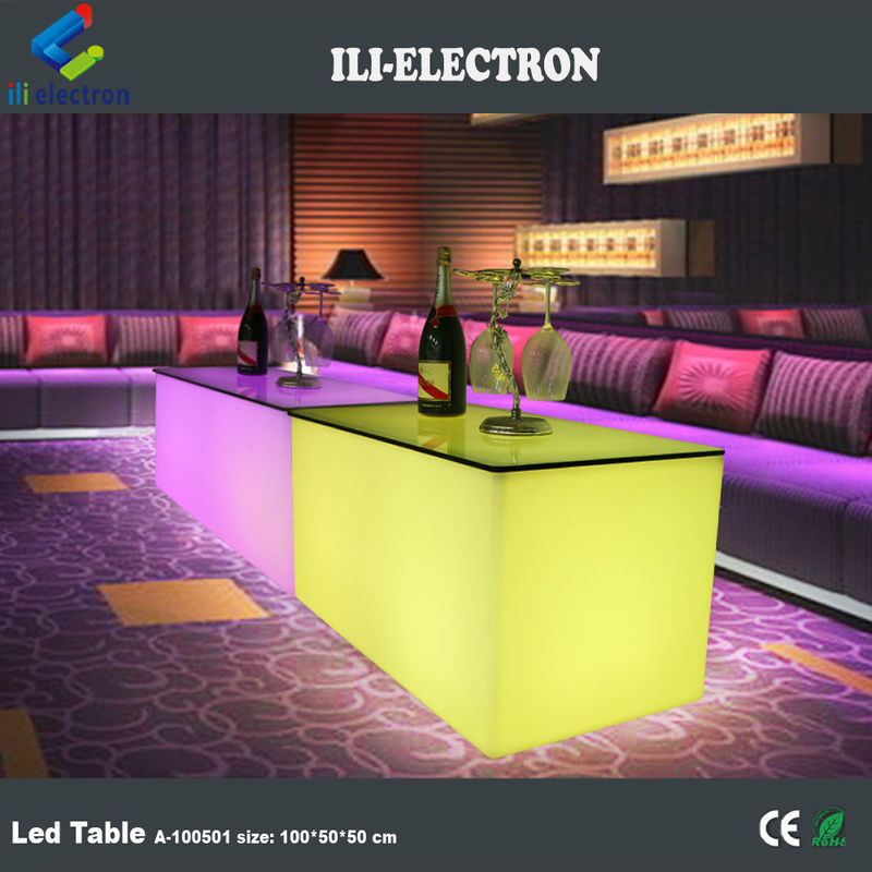 PE พลาสติก LED สี่เหลี่ยม Cube แสง Bar โต๊ะสีเปลี่ยนด้วยรีโมทควบคุมสําหรับสโมสร
